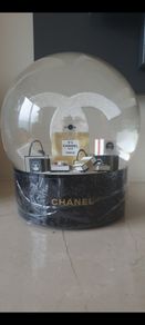 Chanel snow globe 2019