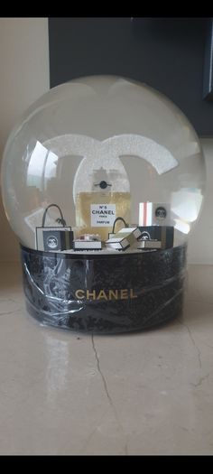 Chanel snow globe 2019