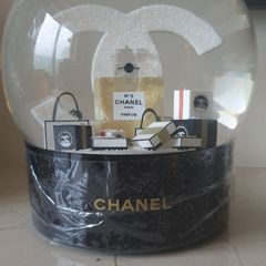 Chanel snow globe 2019