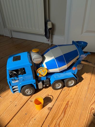 Bruder Man TGA cement mixer toy truck (1:16 scale)