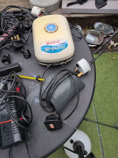 Aquarium heaters and Air pumps