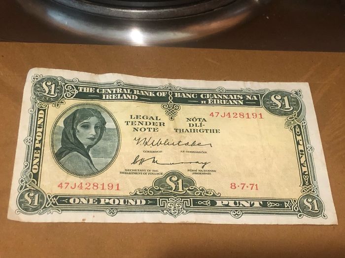 1 Pound Lavery 1971 Post included