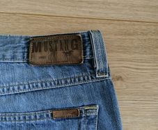 Mustang jeans 34 waist and 29 leg in good condition with no issues see last three photos for exact measurements FREE TRACKED POSTAGE INCLUDED