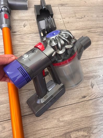 Dyson V8 Absolute