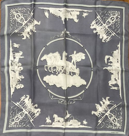Hermes silk 90