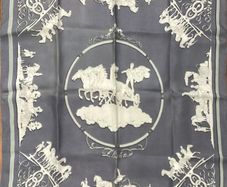 Hermes silk 90