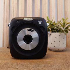 Fujifilm SQ10 Digital/Instax Camera