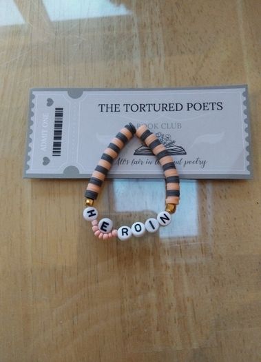 'Heroin with a E' Taylor Swift Friendship Bracelet