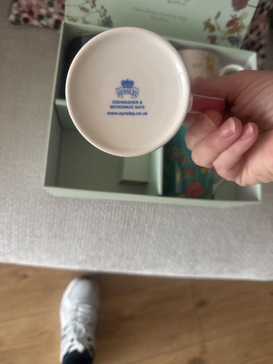 mugs
