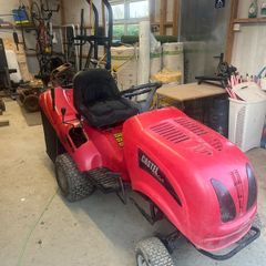 Ride On Lawnmover