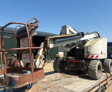 Boom lift cherry picker