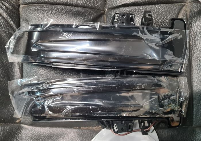 Mercedes led mirror indicator repeaters
