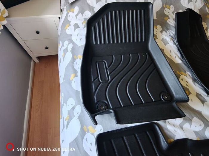 Xpeng  G6.  Accessories all brand new and never used!!!