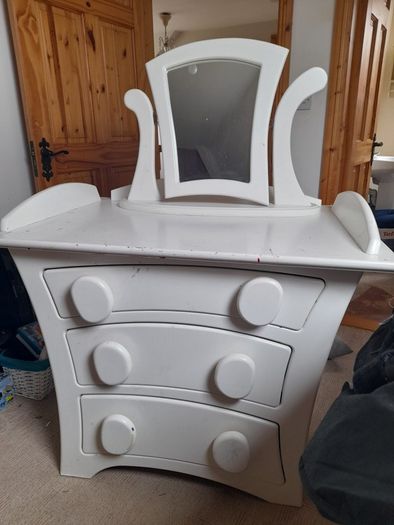 wardrobe and dressing table disney style