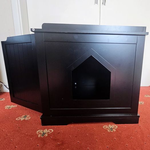 Wooden Cat Litter Cabinet / Pet House