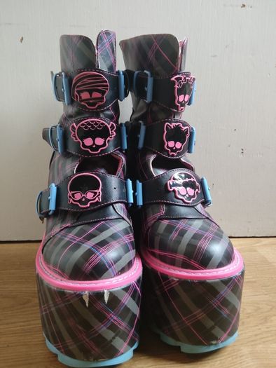 Monster High boots