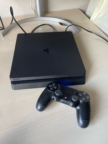PS4 slim 1TB GoldHen