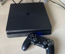 PS4 slim 1TB GoldHen