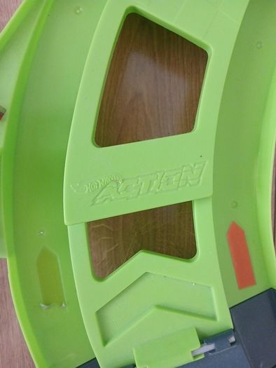 Hot wheels Action track