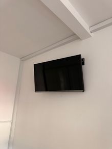32 inch Samsung flat screen tv