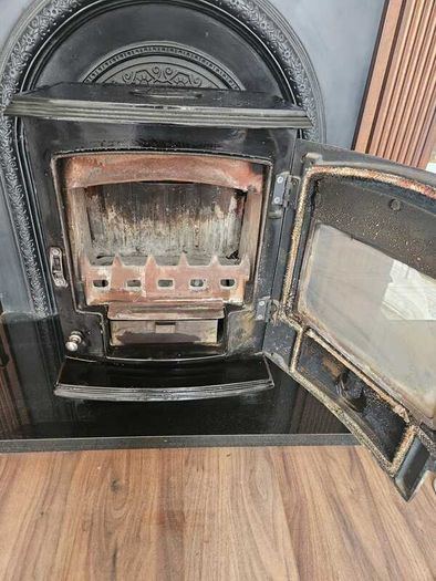 Stove with fireplace