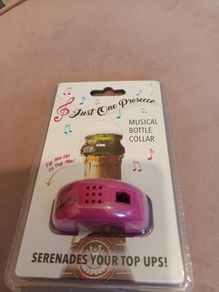 Musical christmas bottle collar