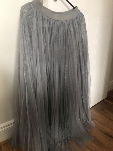 worn once beautiful skirt size 10