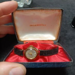 The women's Ingersoll likely dates back to the 1960s or 1970s