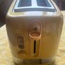 De'Longhi Active Line 2-Slice Toaster (Model CTLAP2203Y) in yellow Image 2