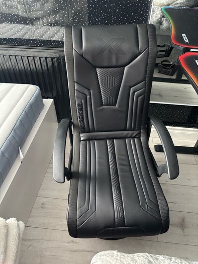 Xocker Gaming table and chair