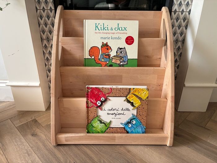 Montessori bookshelf