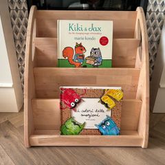 Montessori bookshelf
