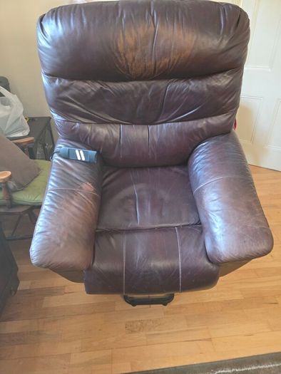 Riser recliner chair (tilt and rise)