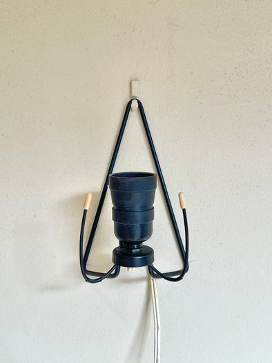 1 x Mid Century Philips Louis Kalff Wall Light Sconce, Opaline Milk Glass Black Wire Frame, 70s Dutch