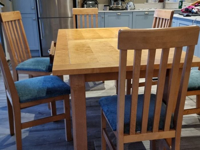 table and chairs
