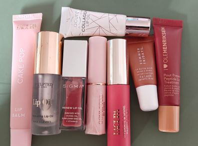 Lip balm/ oil lot