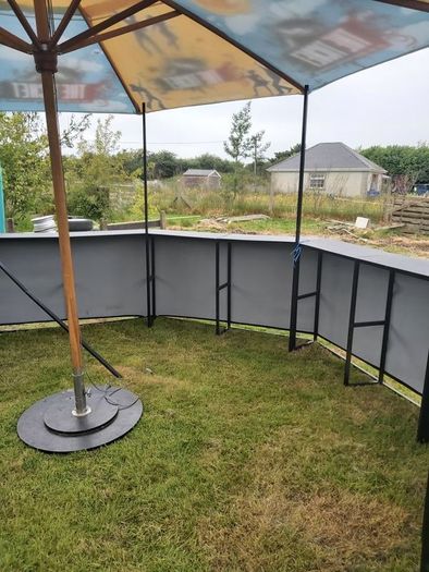 outdoor bar/food area