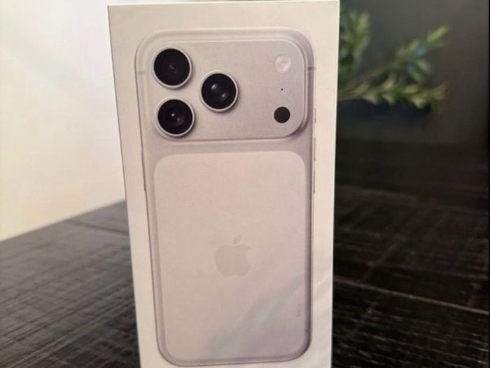 New iPhone 17 Pro 256 ( Irish Stock )