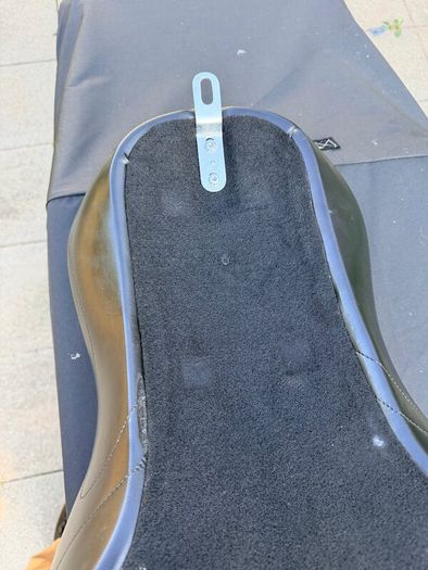 Le Pera Maverick Harley Davidson seat Dyna 06-17
