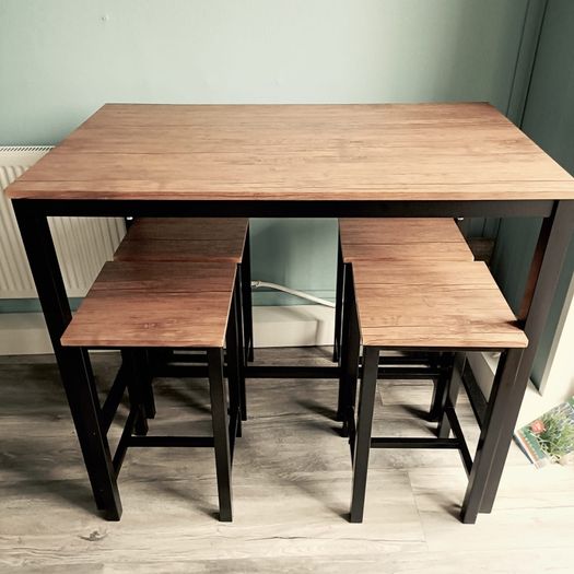 kitchen breakfast bar and stools still available