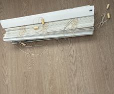 Free Venetian blinds x 2 (26x120)