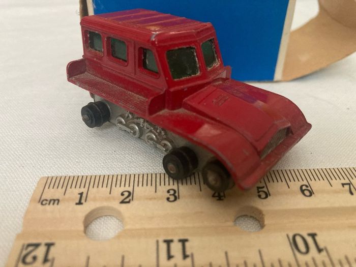 Matchbox 35. Snow-trac. 1964. In box. Missing tracks, price reflects.