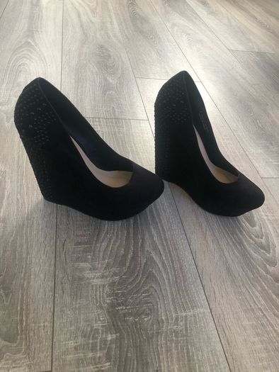 Dorothy Perkins wages