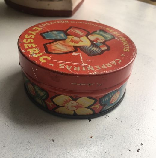 Lovely Vintage French Tin box for Berlingots Candies