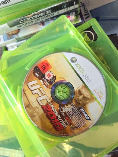 Xbox 360, 3 Controllers, 58 Games