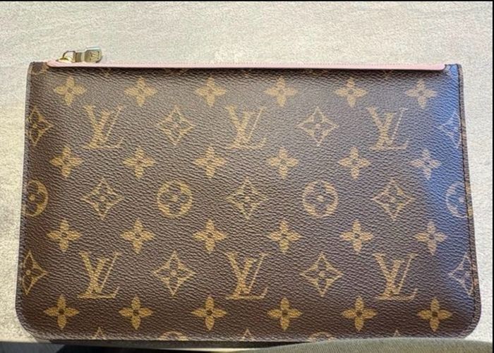 Louis Vuitton pochette