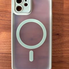 iPhone 12 MagSafe Cover in Green