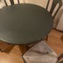 Round table and chairs Image 5