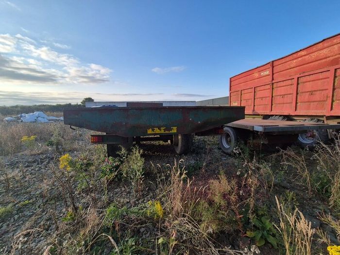Bale trailer