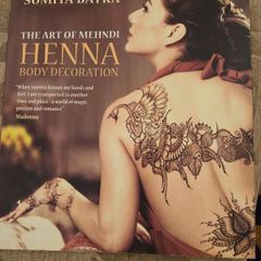 The Art Of Mehndi Henna Body Decoration By Sumita Batra. Large Volume First Edition Paperback In Good Condition. See Photos For Same.